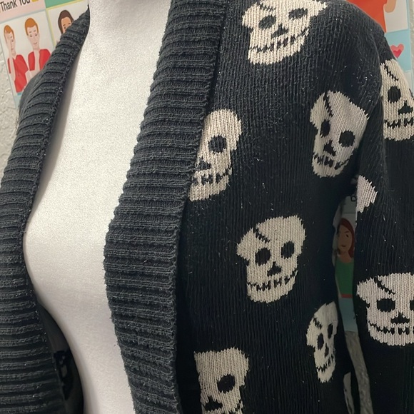 Vintage Skull Cardigan - Picture 3 of 8